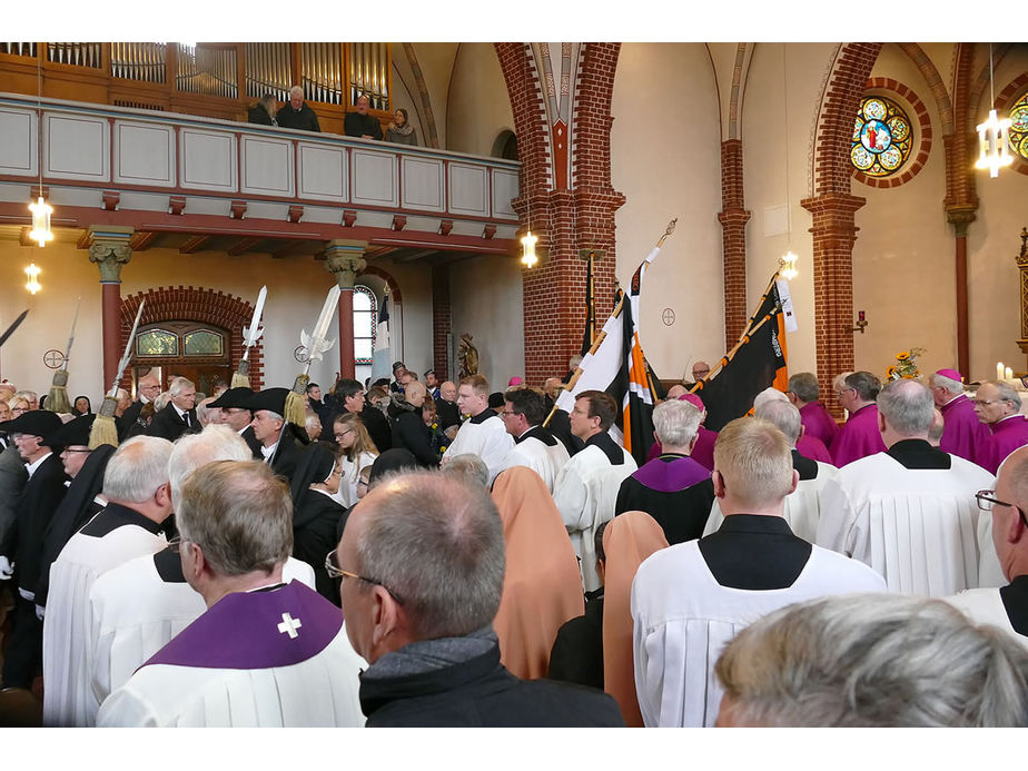 Pontifikalrequiem und Beisetzung von Weihbischof em. Johannes Kapp (Foto: Karl-Franz Thiede)